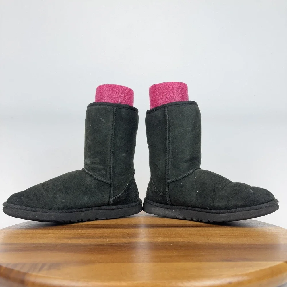 Womens Ugg Classic Short II Black Suede Shearling Lined Comfort Boots Size 6‎ M